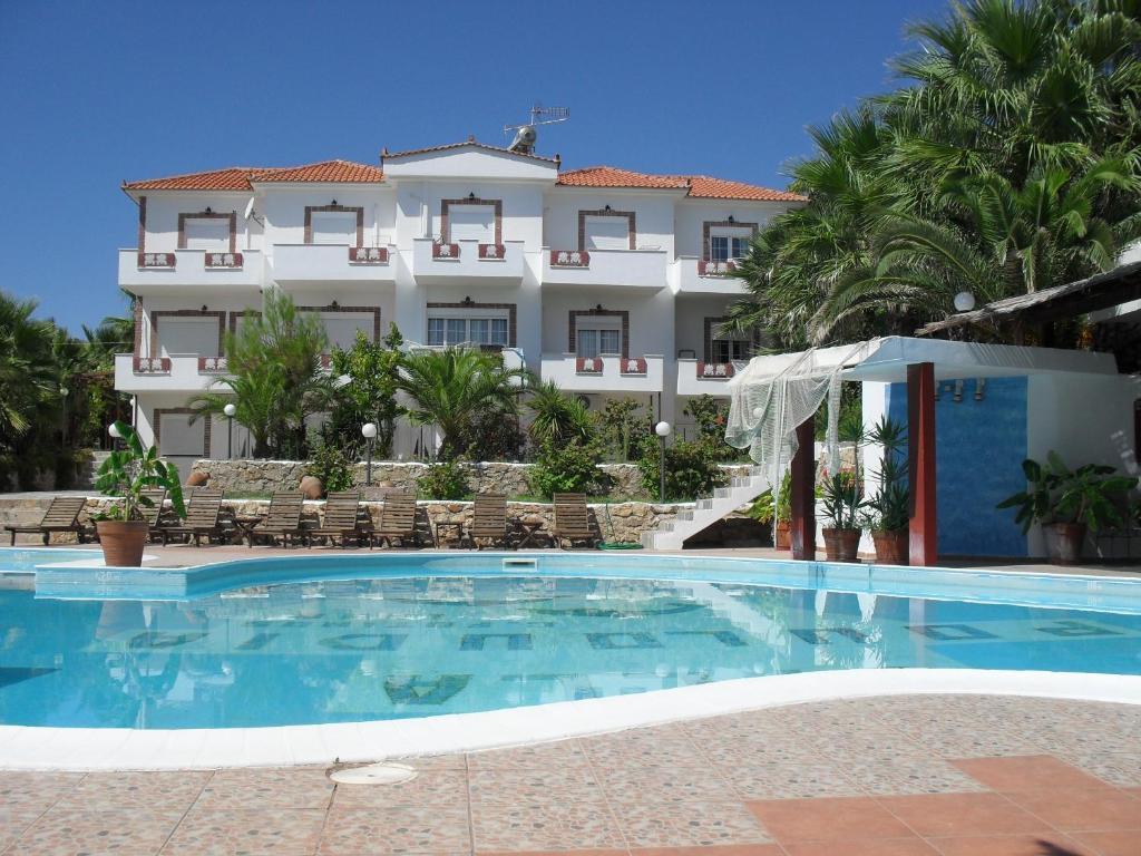 Villa Pouloudia Ватера Екстер'єр фото