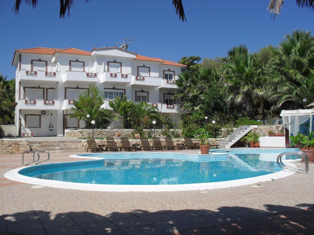 Villa Pouloudia Ватера Екстер'єр фото